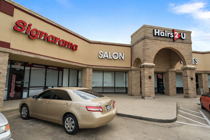 More Photos Of 2400 W Pioneer Pky, Pantego Unknown For Lease