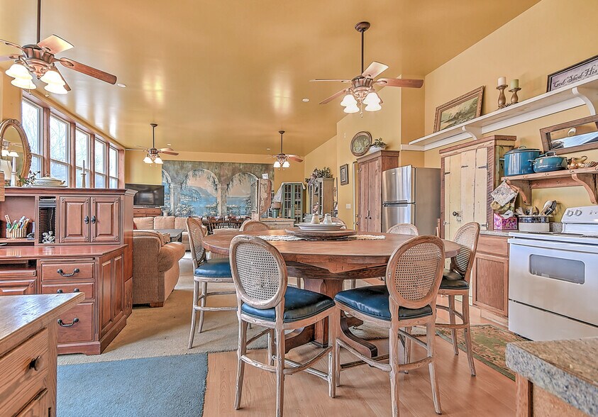 More Photos Of 19407 Bethel Rd, Abingdon Flex For Sale