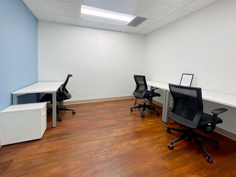 More Photos Of 396 Cooper St, Ottawa Office For Lease