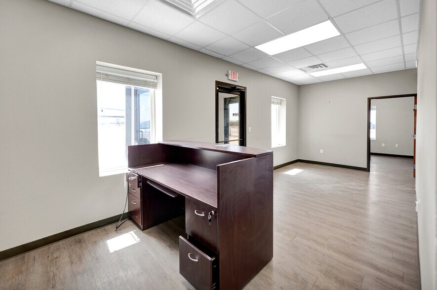 More Photos Of 10712 W County Road 77, Midland Service For Lease