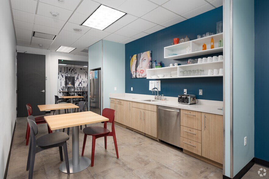 More Photos Of 600 Stewart St, Seattle Office For Lease
