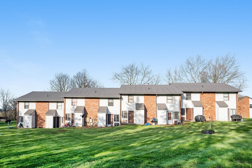 More Photos Of 231 Engadine Ct SW, Sugarcreek Apartments For Sale