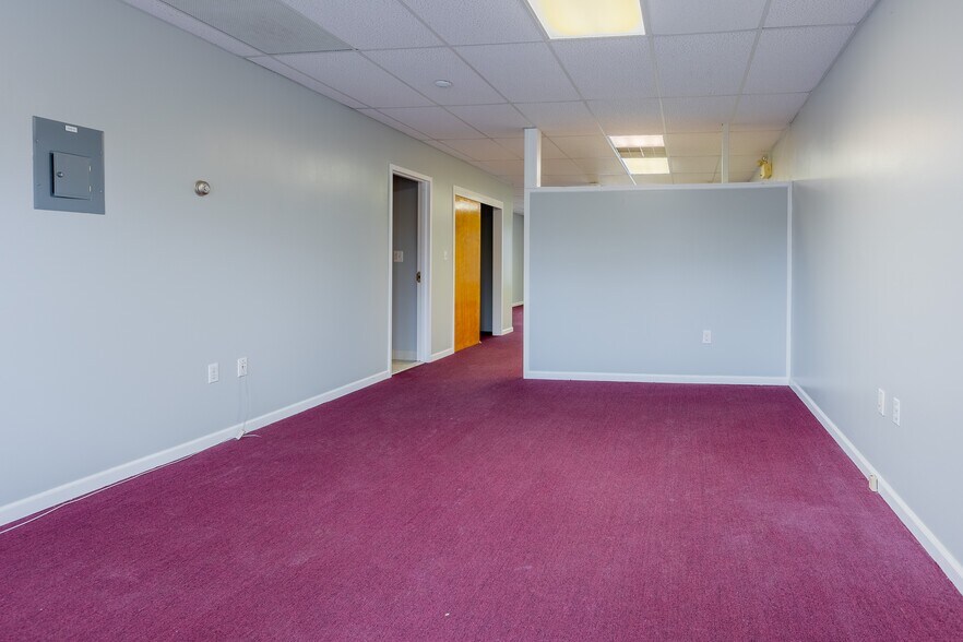 More Photos Of 1590-1610 Union Valley Rd, West Milford Freestanding For Lease