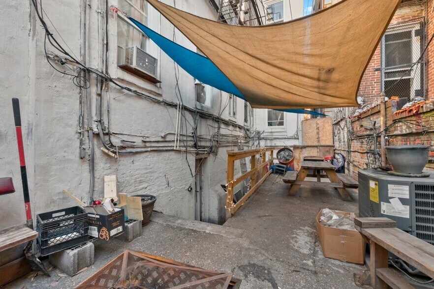 More Photos Of 2112 N Charles St, Baltimore Office For Sale