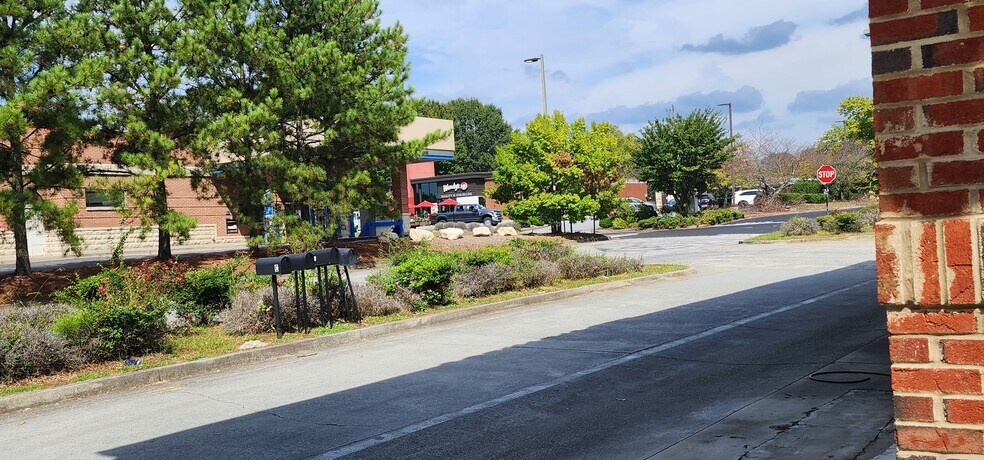 More Photos Of 7110 McGinnis Ferry Rd, Suwanee Service Station For Lease