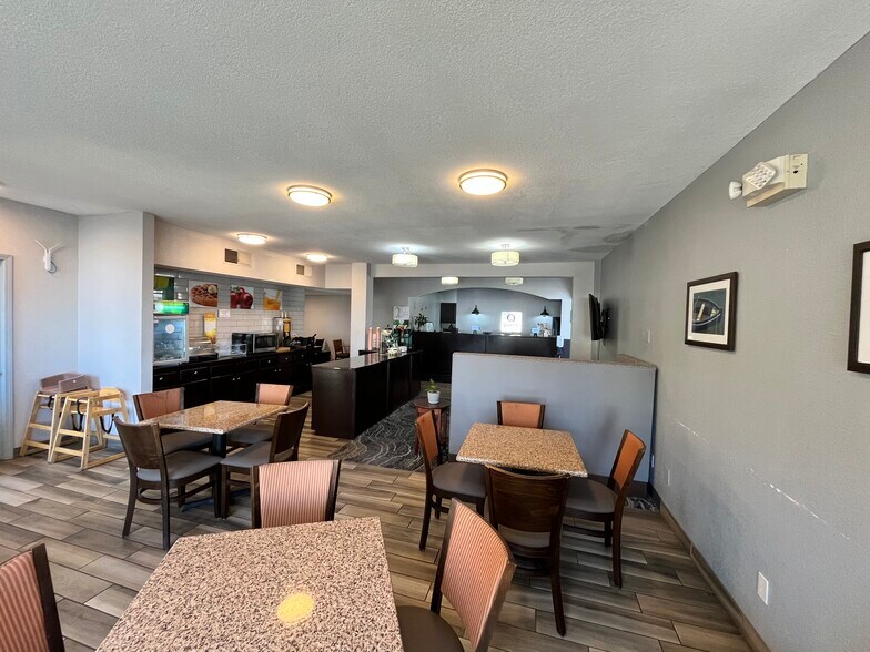 More Photos Of 1520 E Main St, Blytheville Hotel For Sale