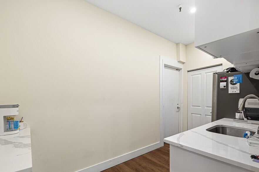 More Photos Of 1425 Locust St, Philadelphia Apartments For Lease