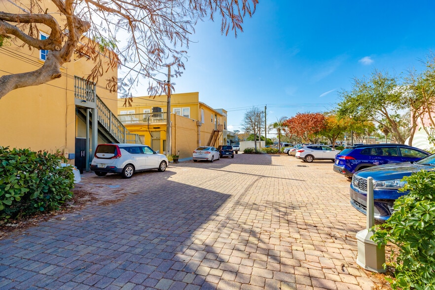 More Photos Of 2101 14th Ave, Vero Beach Apartments For Sale