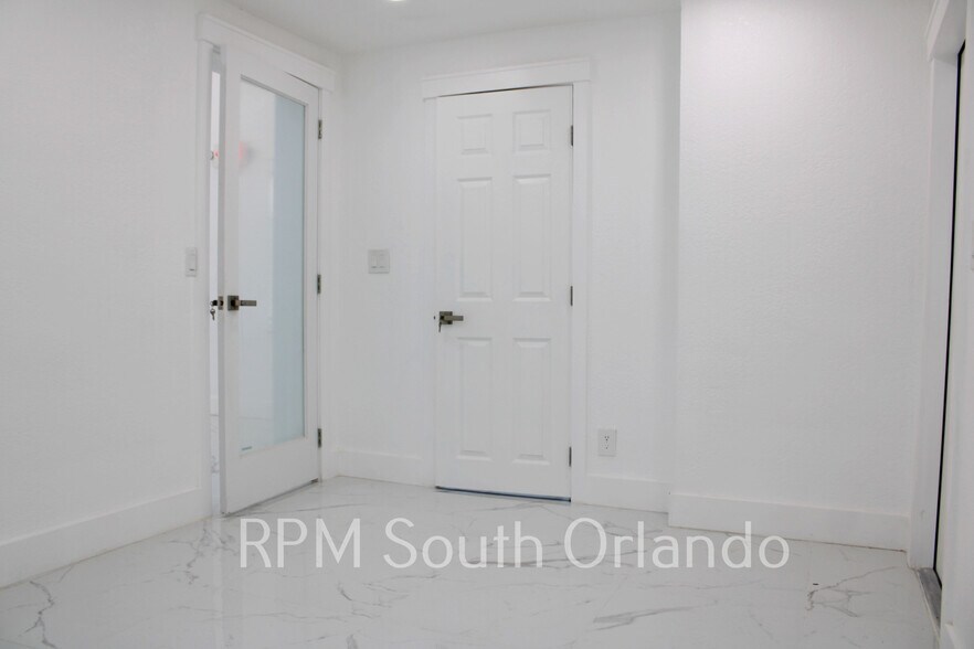 More Photos Of 1245 N Pine Hills Rd, Orlando Office Residential For Lease