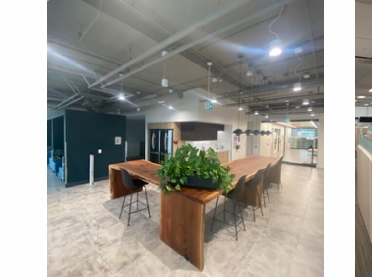 More Photos Of 1900 Albert St, Regina Office For Lease