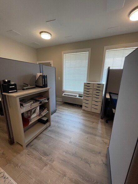 More Photos Of 6478 Putnam Ford Dr, Woodstock Office For Lease