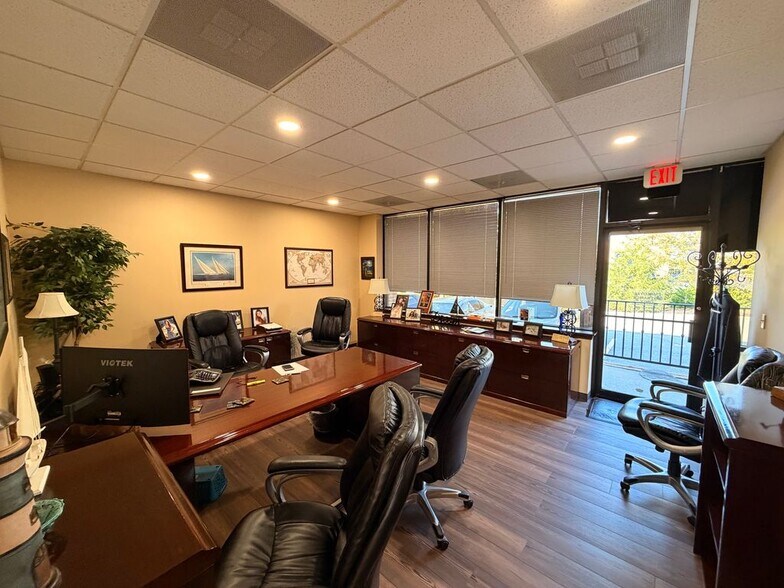 More Photos Of 8730 Bourgade St, Lenexa Loft Creative Space For Sale