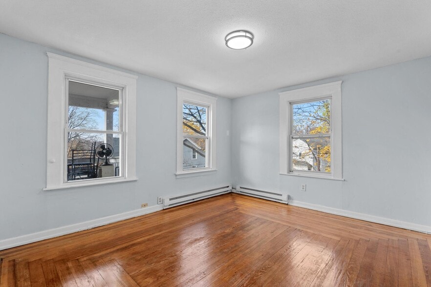 More Photos Of 156 Orange St, Waterbury Apartments For Sale