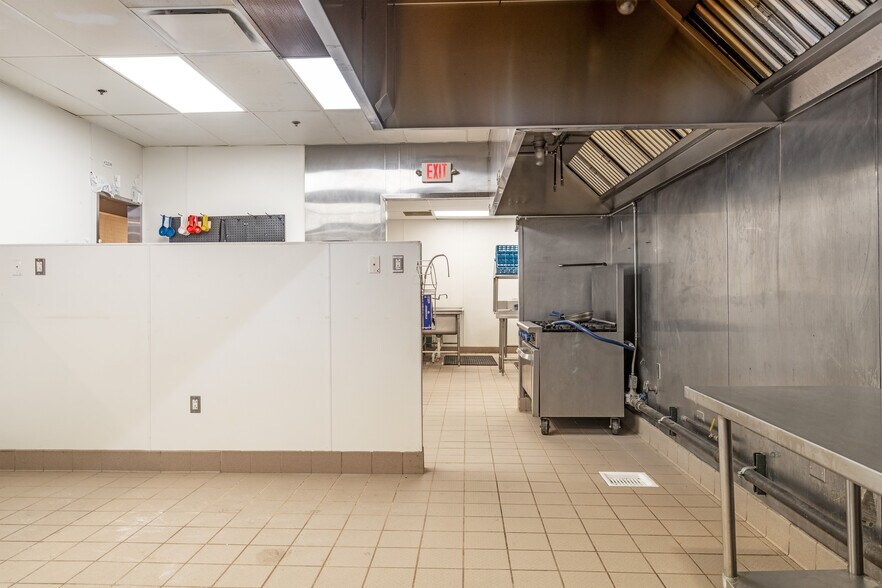 More Photos Of 500 Market St, Santa Fe Storefront Retail Office For Lease