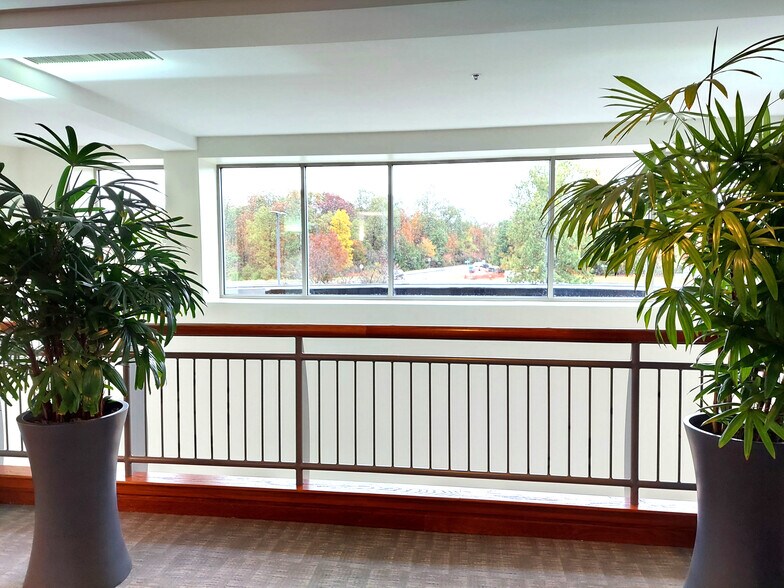 More Photos Of 22375 Broderick Dr, Sterling Office For Sale