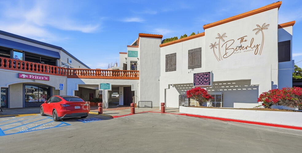 More Photos Of 4110-4190 Mission Blvd, San Diego Unknown For Lease