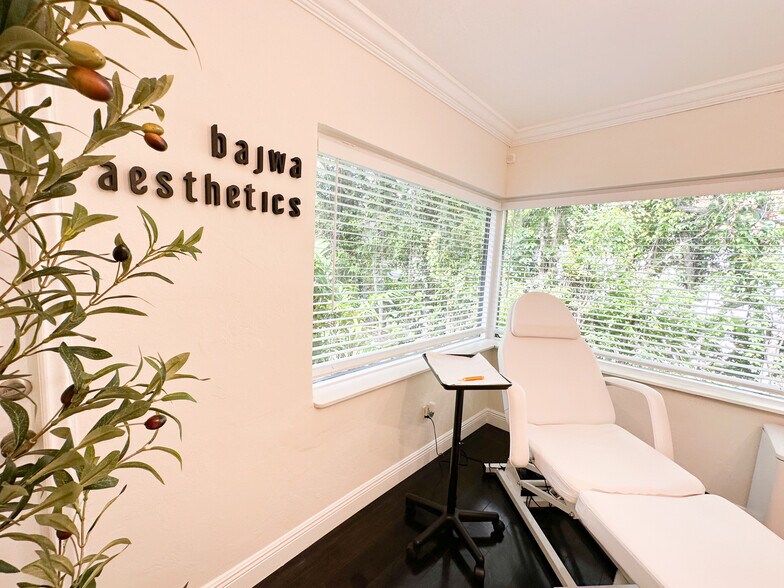 More Photos Of 107 SE 10th St, Fort Lauderdale Office For Lease