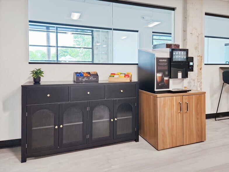 More Photos Of 540 N Broadway, Green Bay Coworking Space