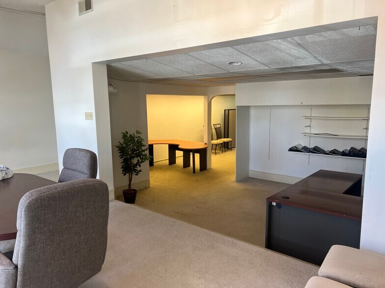 More Photos Of 904 Penn Ave, Wyomissing Medical For Sale
