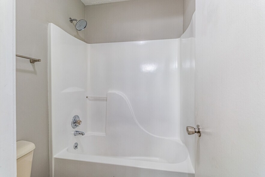 More Photos Of 291 Dunbar Cave Rd, Clarksville Multifamily For Sale