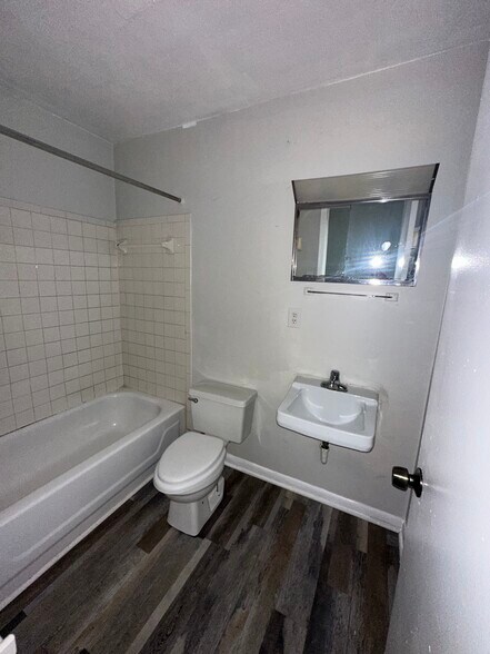More Photos Of 2001 Lynn Ave SW, Roanoke Apartments For Sale