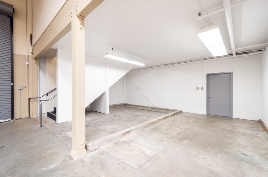 More Photos Of 901 Shasta St, Redwood City Warehouse For Lease