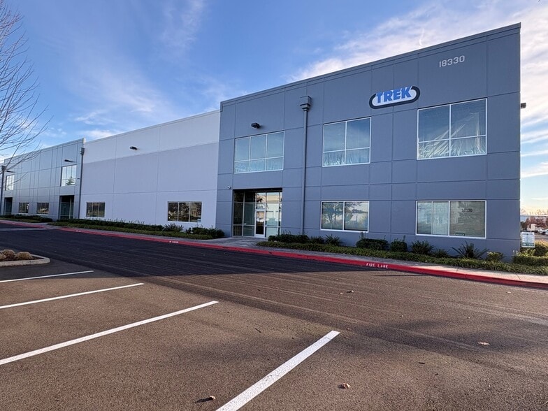 More Photos Of 4321 NE 185th Dr, Portland Warehouse For Lease