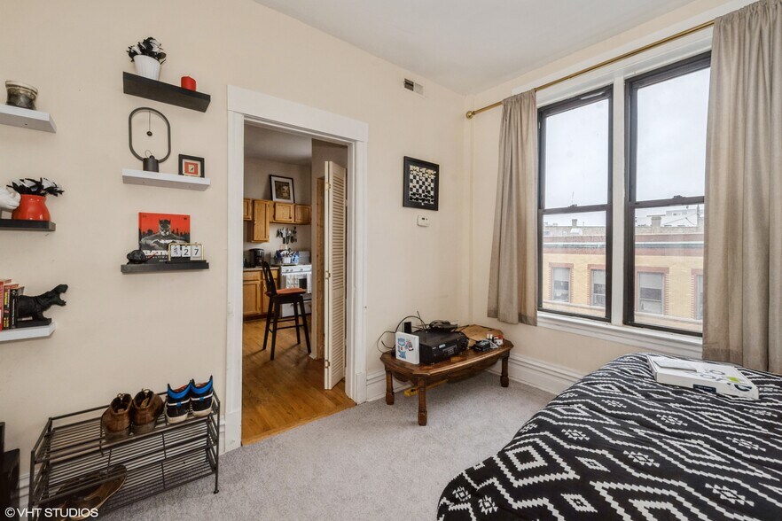 More Photos Of , Chicago General Retail For Sale