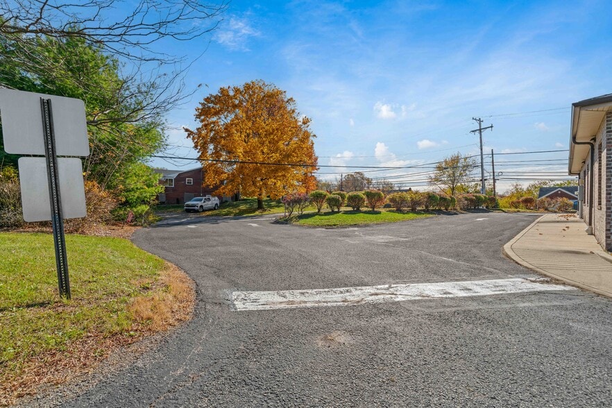 More Photos Of 86 Coraopolis Rd, Coraopolis Daycare Center For Lease