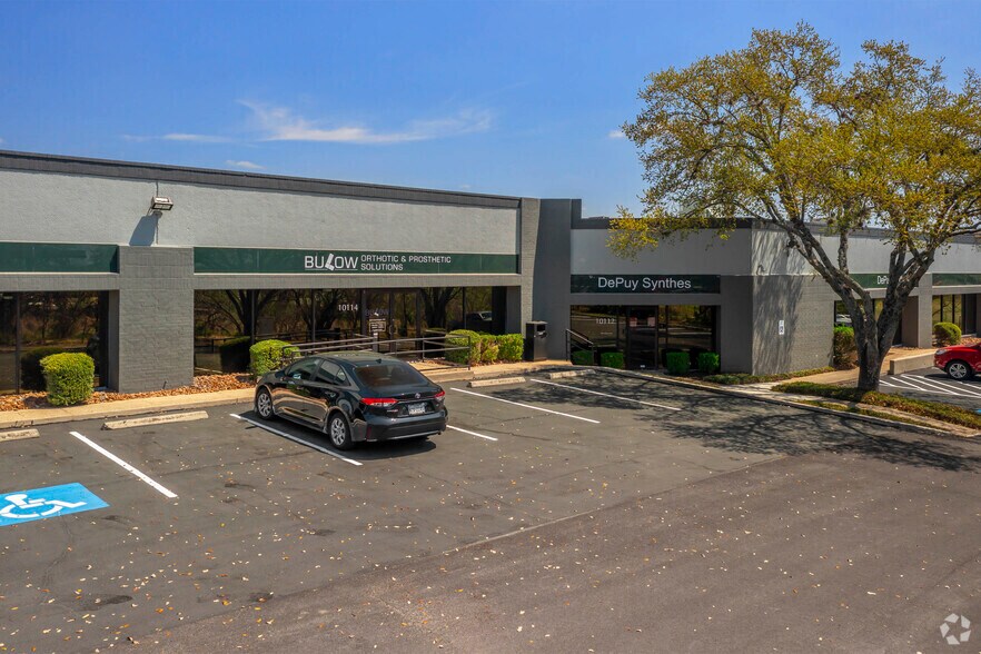 More Photos Of 10100-10146 Huebner Rd, San Antonio Research And Development For Lease