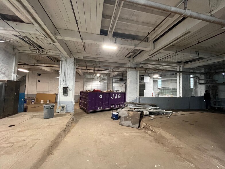 More Photos Of 3108 Fox St, Philadelphia Light Manufacturing For Lease