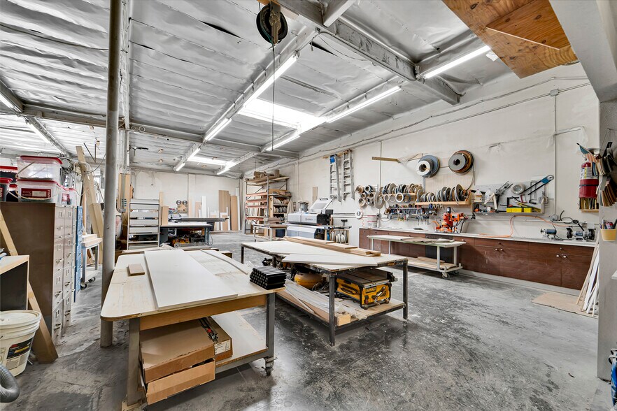 More Photos Of 12970 Branford St, Pacoima Warehouse For Sale