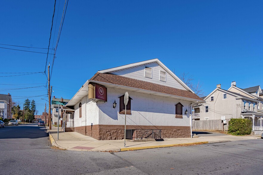 More Photos Of 754 Cherokee st, Fountain Hill Restaurant For Sale