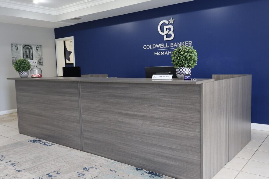 More Photos Of 920 Bypass Rd, Winchester Office For Sale