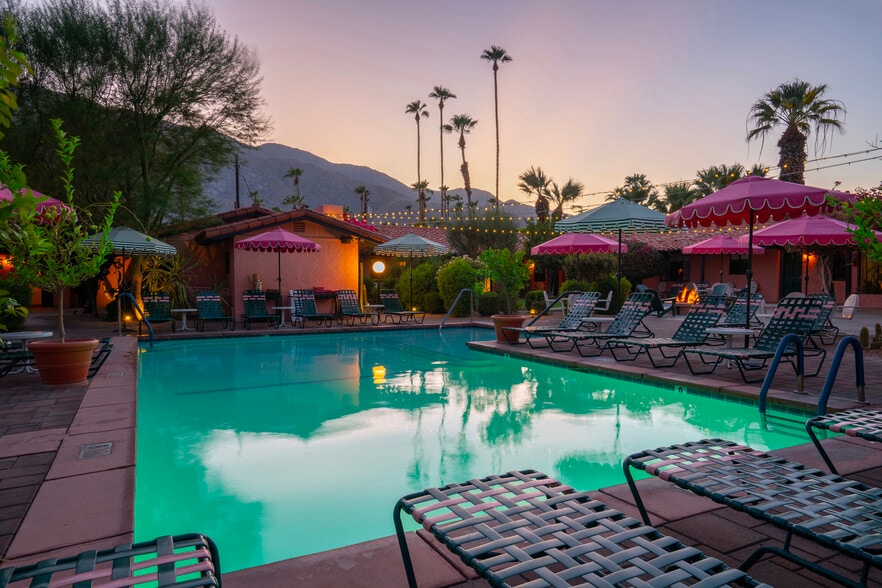 More Photos Of 555 S Warm Sands Dr, Palm Springs Hotel For Sale