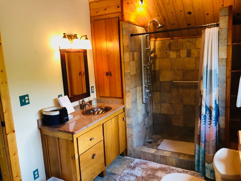 More Photos Of 465 Westover Rd, Two Harbors Specialty For Sale