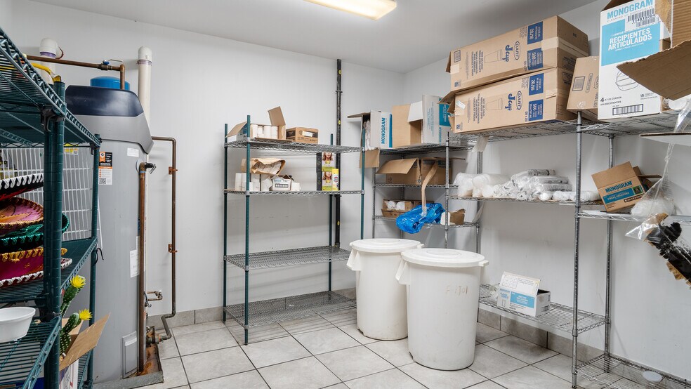 More Photos Of 235 N Mosby Ave, Littleton Restaurant For Sale