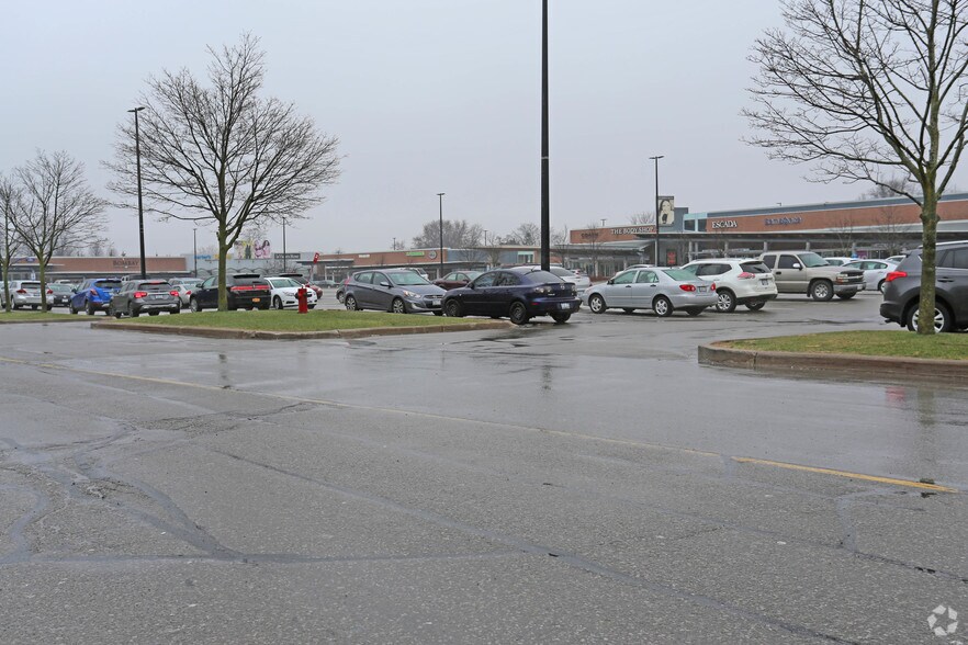 More Photos Of 7500 Lundy's Ln, Niagara Falls Storefront For Lease