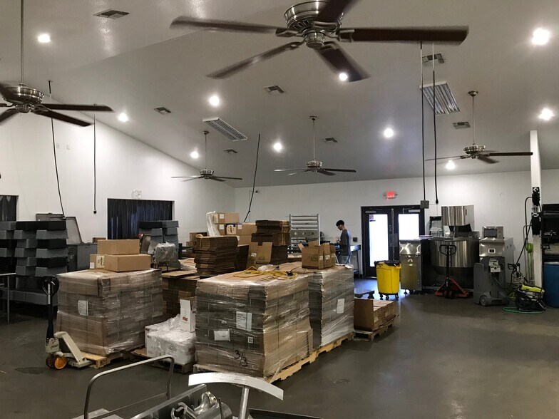 More Photos Of 11759 Interstate 35, Jarrell Restaurant For Lease