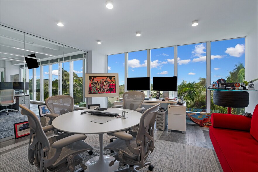 More Photos Of 1680 Michigan Ave, Miami Beach Office For Sale