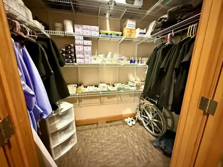 More Photos Of 1569 SW Nancy Way, Bend Medical For Lease