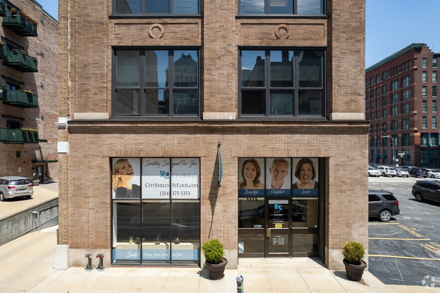 More Photos Of 1113-1115 Locust St, Saint Louis Office For Sale