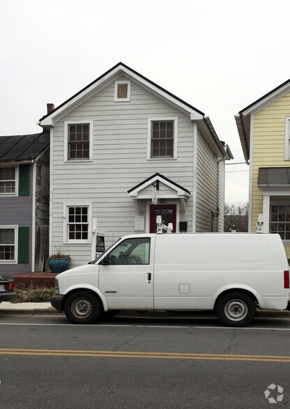 Primary Photo Of 217 S King St, Leesburg Office For Lease