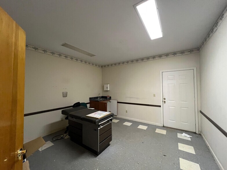 More Photos Of 1075 Cornwall drive dr, Madison Office For Sale
