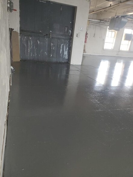 More Photos Of 1249-1271 39th St, Brooklyn Warehouse For Lease