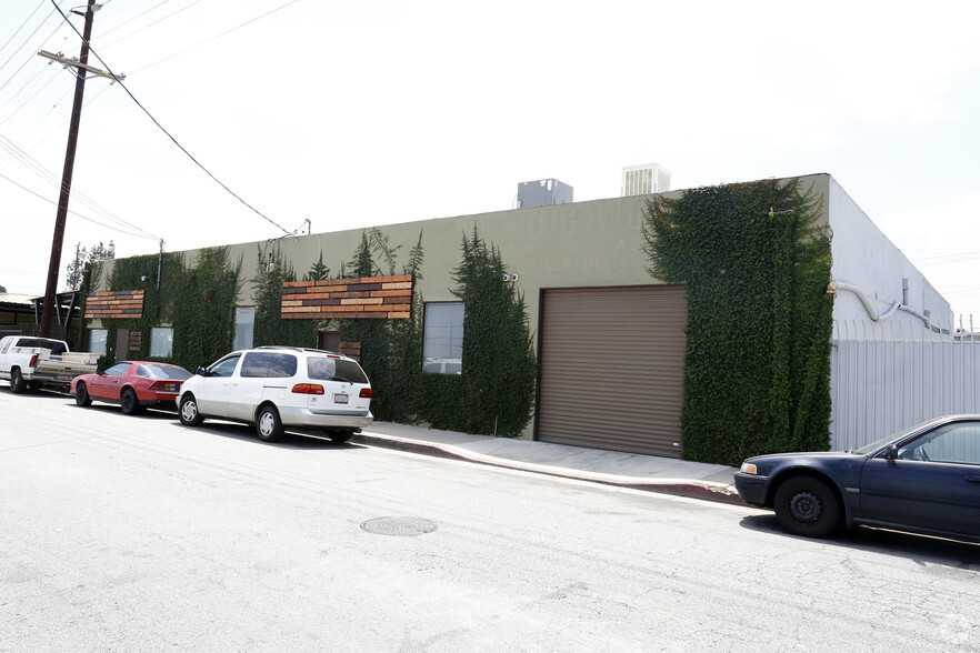 Primary Photo Of 14122 Aetna St, Van Nuys Warehouse For Lease