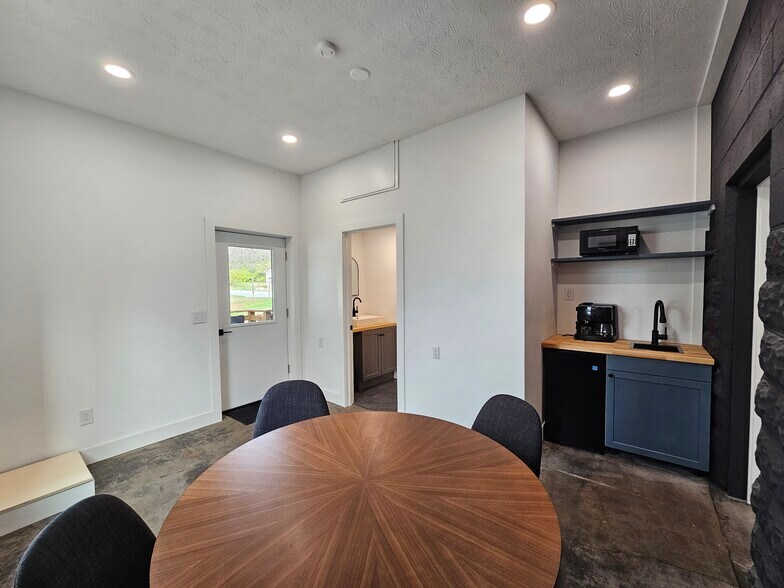 More Photos Of 6229 Cincinnati Brookville Rd, Okeana Storefront Retail Office For Sale