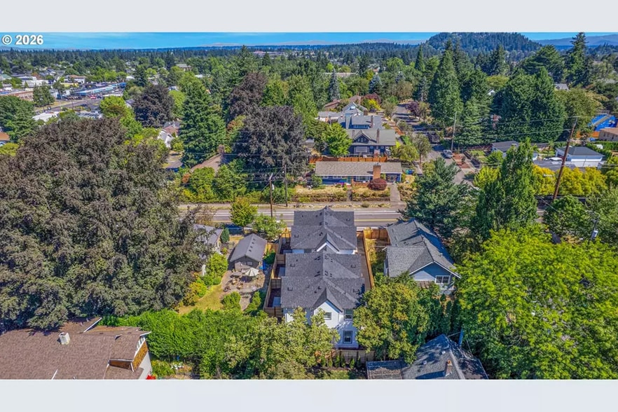 More Photos Of 8426 E Burnside St, Portland Apartments For Sale