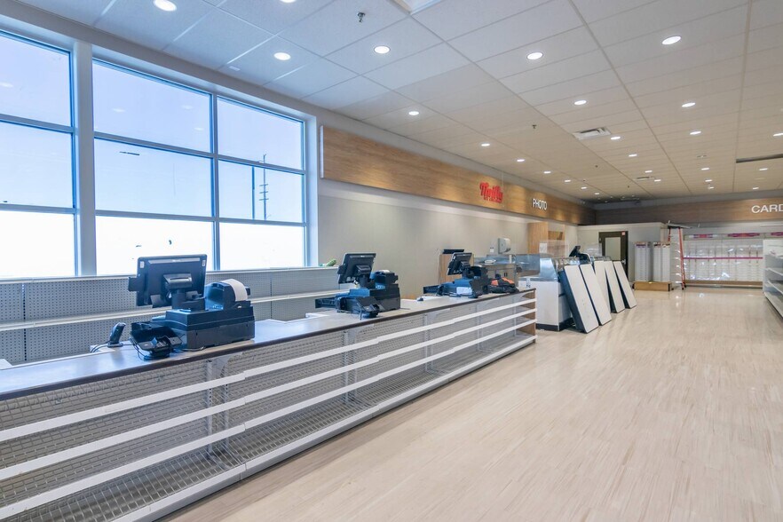 More Photos Of 2938 W Rosamond Blvd, Rosamond Drugstore For Sale