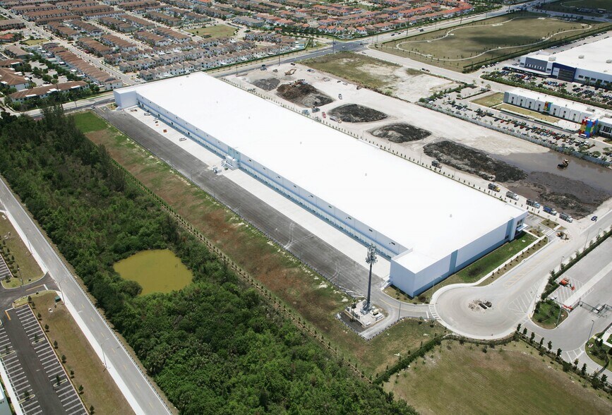 More Photos Of 11250 W 36th Ave, Hialeah Warehouse For Lease